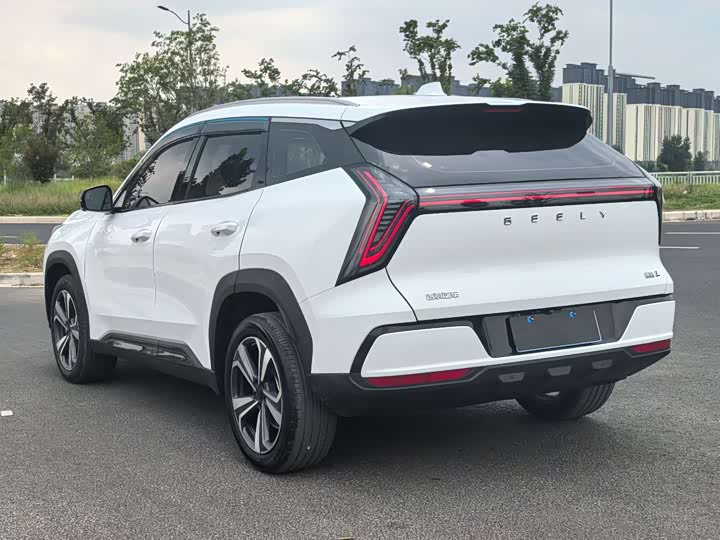 Geely Atlas L, 2025 — фото 7 из 9