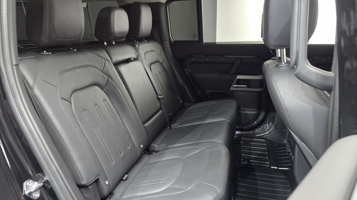Land Rover Defender, 2021 — фото 11 из 12
