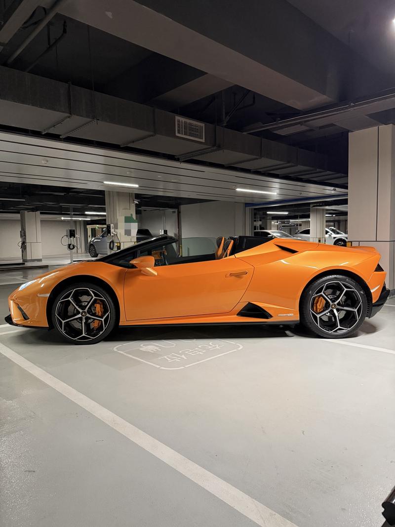 Lamborghini Huracán, 2022 — фото 4 из 7