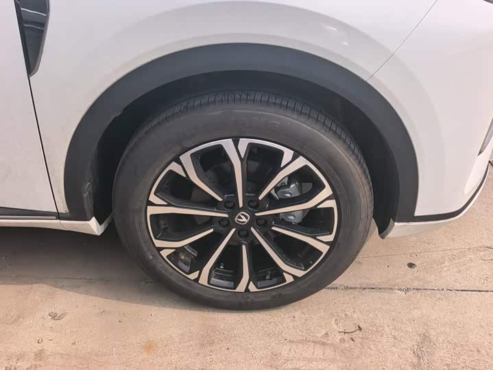 Changan CS55 Plus Hybrid, 2026 — фото 6 из 9