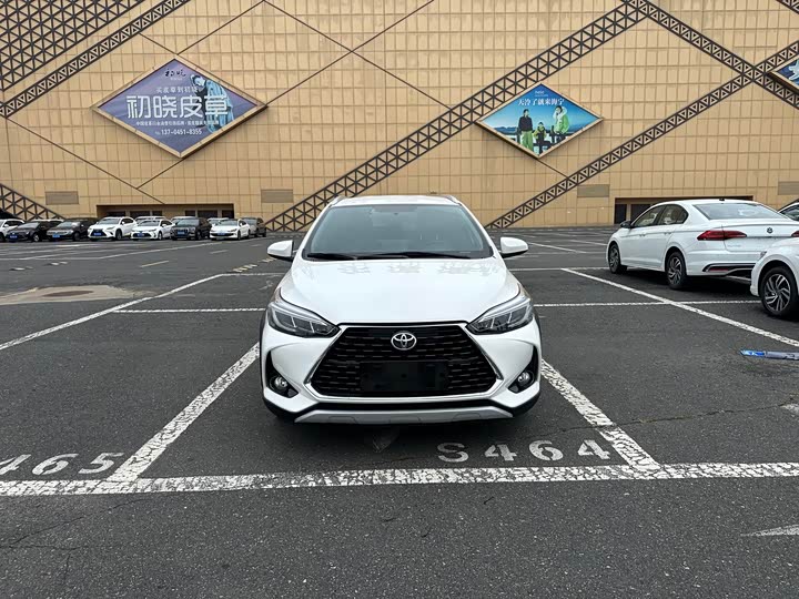 Toyota Yaris L Hatchback, 2022 — фото 2 из 9
