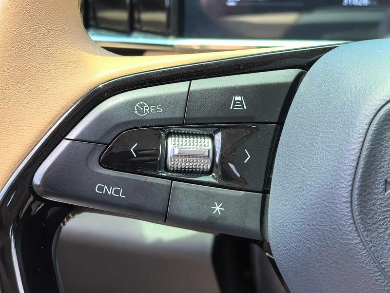 Geely Atlas L, 2023 — фото 7 из 12
