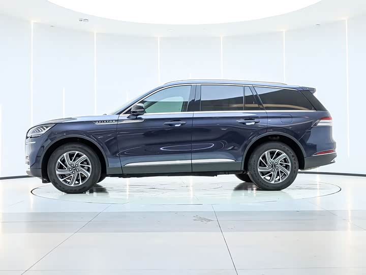 Lincoln Aviator, 2024 — фото 5 из 9