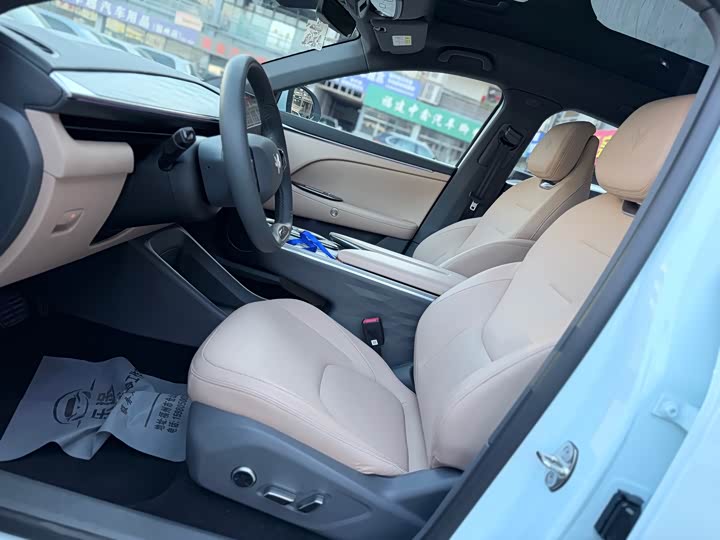 BAIC Arcfox Alpha T5, 2024 — фото 7 из 9