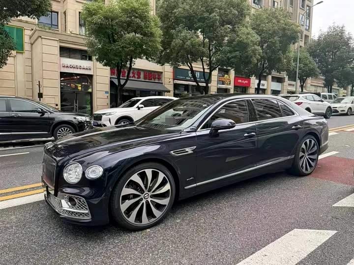 Bentley Flying Spur, 2024 — купить в Саратове под ключ