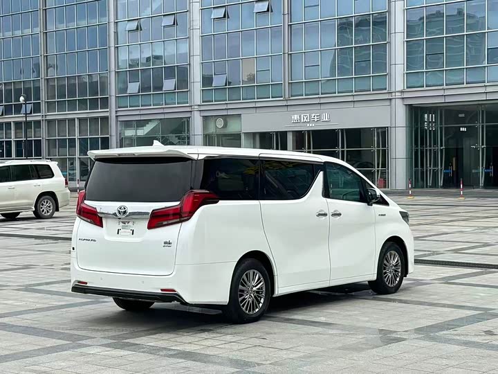 Toyota Alphard, 2022 — фото 6 из 12