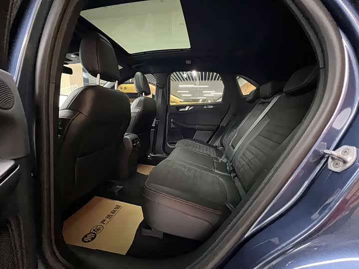 Ford Escape, 2022 — фото 8 из 9