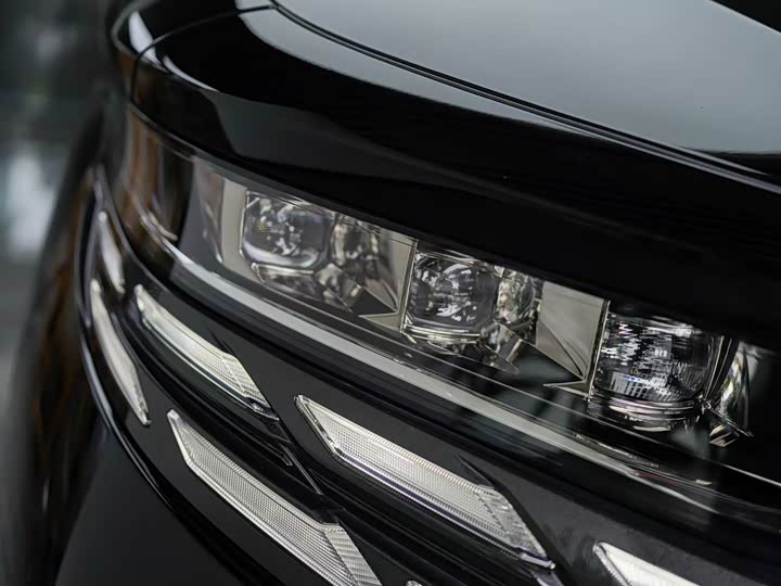 Toyota Alphard, 2025 — фото 3 из 9