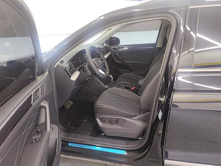 Volkswagen Tiguan L Pro, 2025 — фото 9 из 9