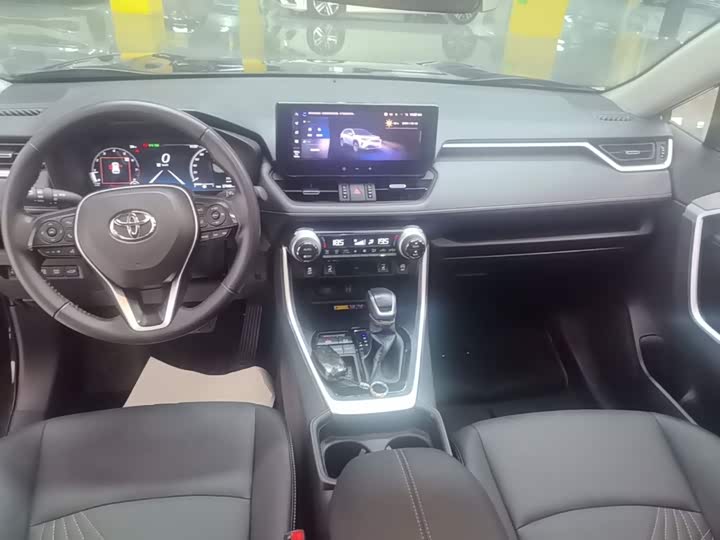 Toyota RAV4, 2025 — фото 6 из 9