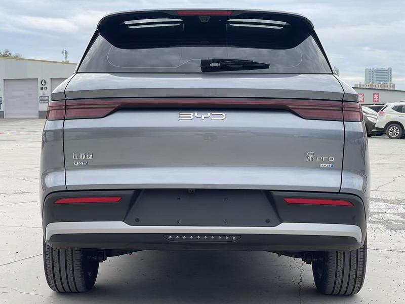 BYD Song Pro Hybrid, 2026 — фото 5 из 11