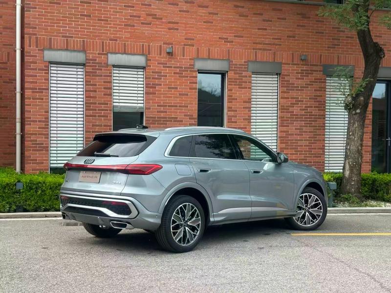 Audi Q5L, 2025 — фото 4 из 12