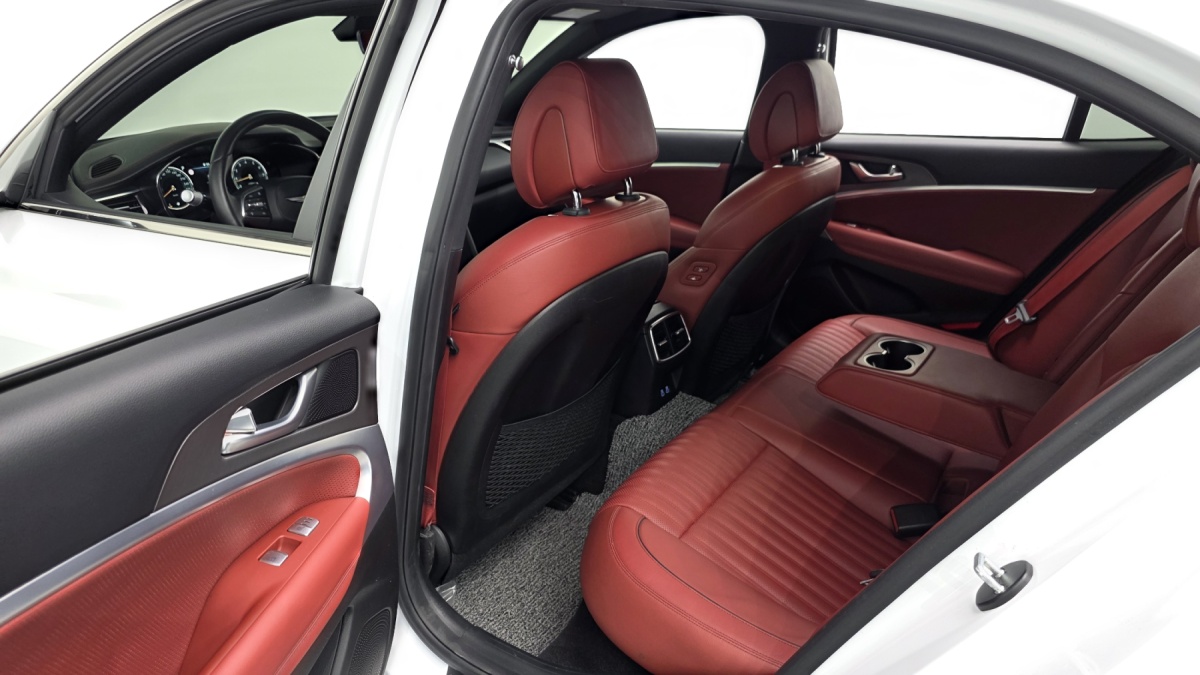 Genesis G70, 2023 — фото 11 из 12