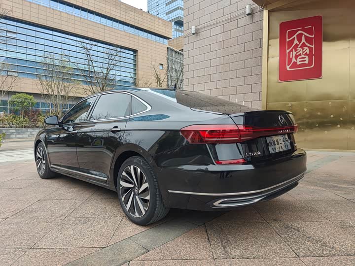 Volkswagen Passat, 2023 — фото 7 из 9