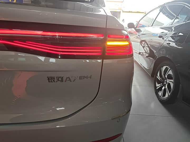 Geely Galaxy A7, 2025 — фото 8 из 9