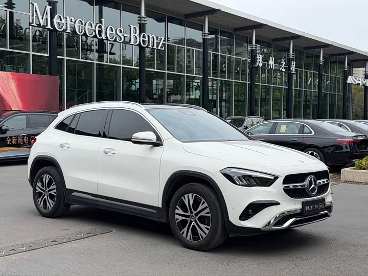 Mercedes-Benz GLA-Class, 2024 — фото 2 из 9