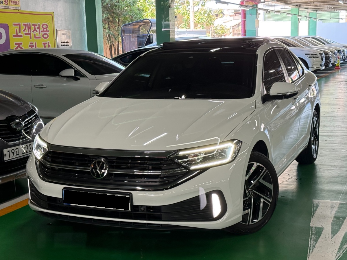 Volkswagen Jetta, 2023 — купить в Москве под ключ