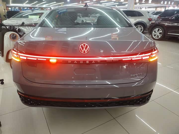 Volkswagen Passat, 2025 — фото 5 из 9