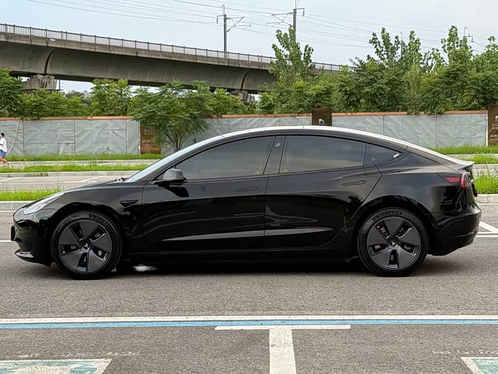 Tesla Model 3, 2021 — фото 5 из 9