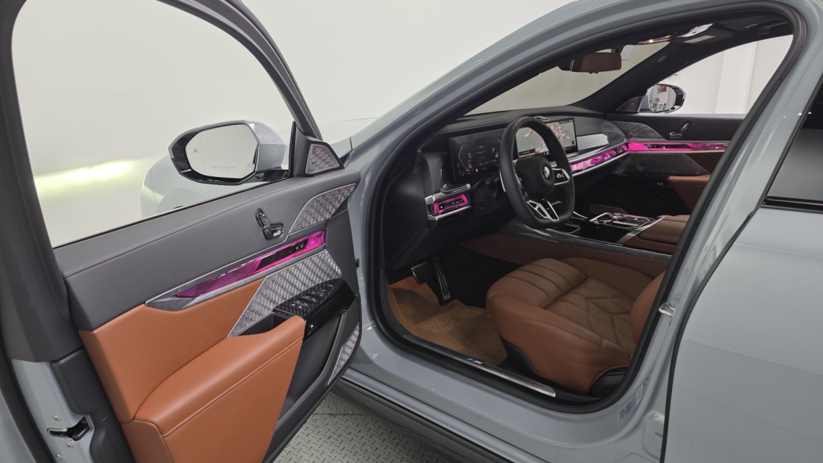 BMW 7 Series, 2025 — фото 9 из 12