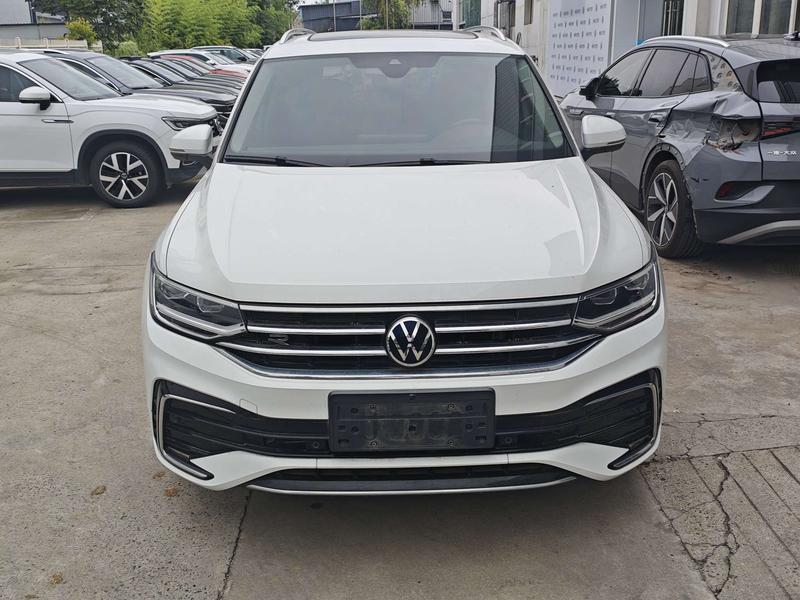 Volkswagen Tiguan L Pro, 2023 — фото 2 из 9