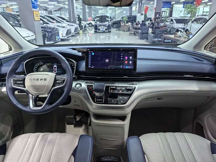 Roewe iMax 8, 2023 — фото 4 из 9