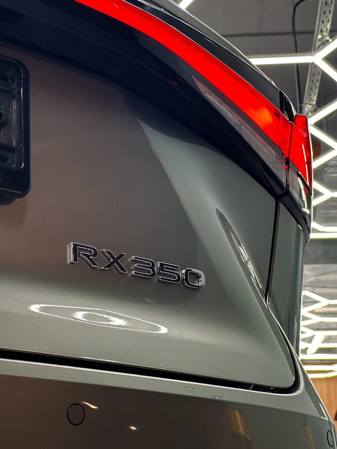 Lexus RX, 2024 — фото 7 из 9