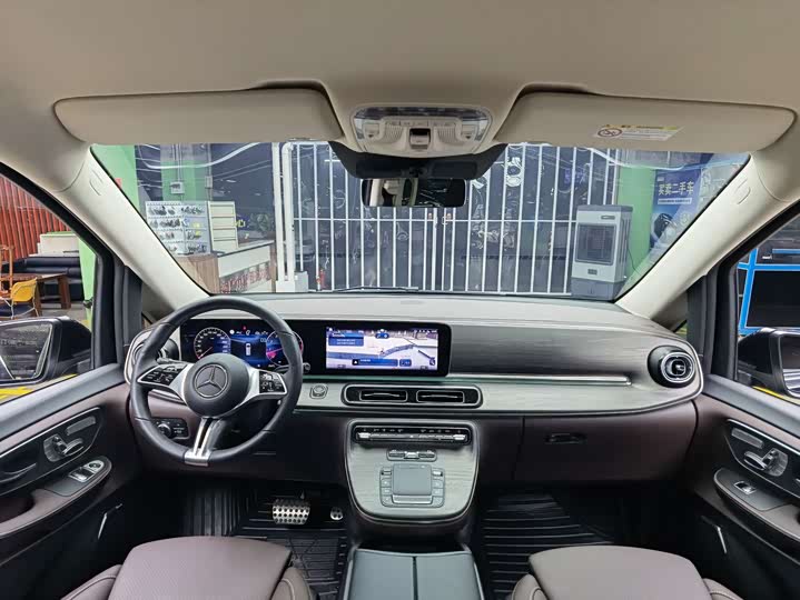 Mercedes-Benz V-Class, 2024 — фото 7 из 9