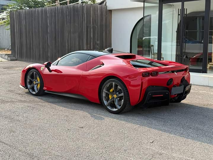 Ferrari SF90, 2023 — фото 5 из 9