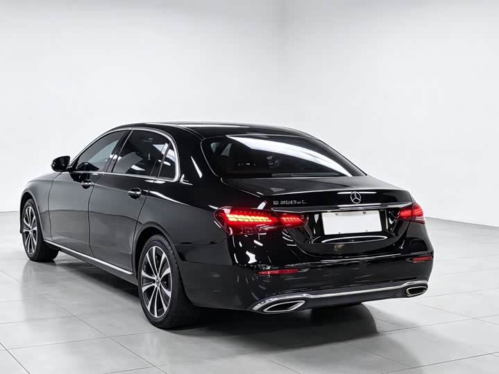 Mercedes-Benz E-Class Hybrid, 2022 — фото 7 из 7