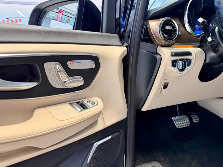 Mercedes-Benz V-Class, 2022 — фото 6 из 9