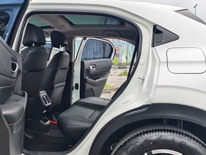 Honda Vezel, 2023 — фото 9 из 9