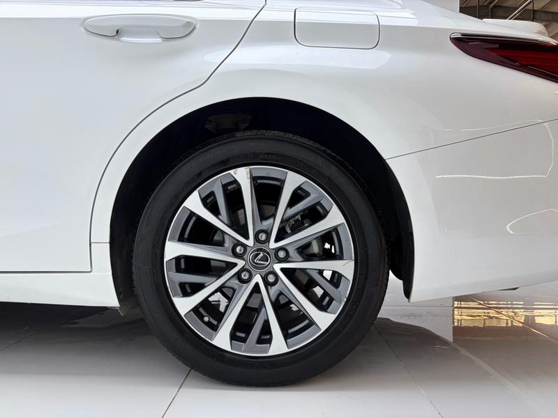 Lexus ES, 2023 — фото 7 из 12