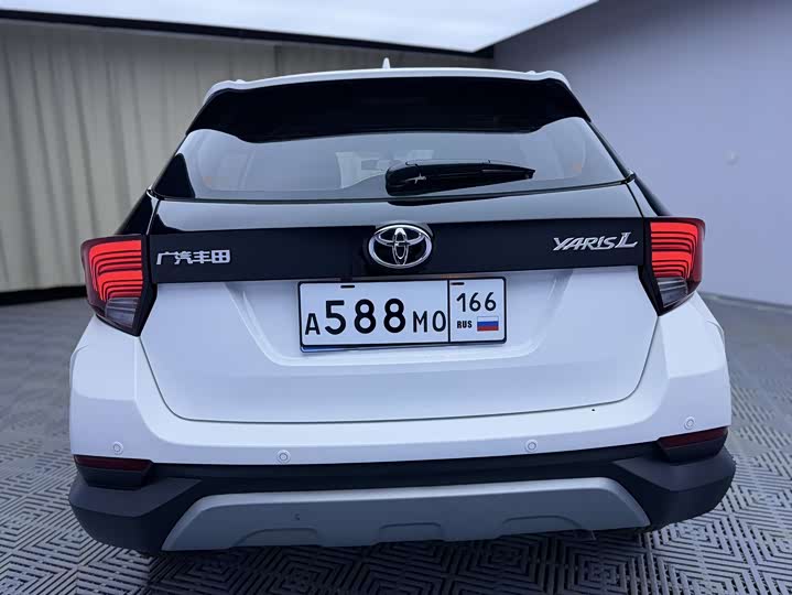 Toyota Yaris L Hatchback, 2022 — фото 8 из 9