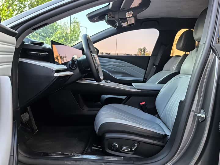 Geely Galaxy E8, 2024 — фото 4 из 9