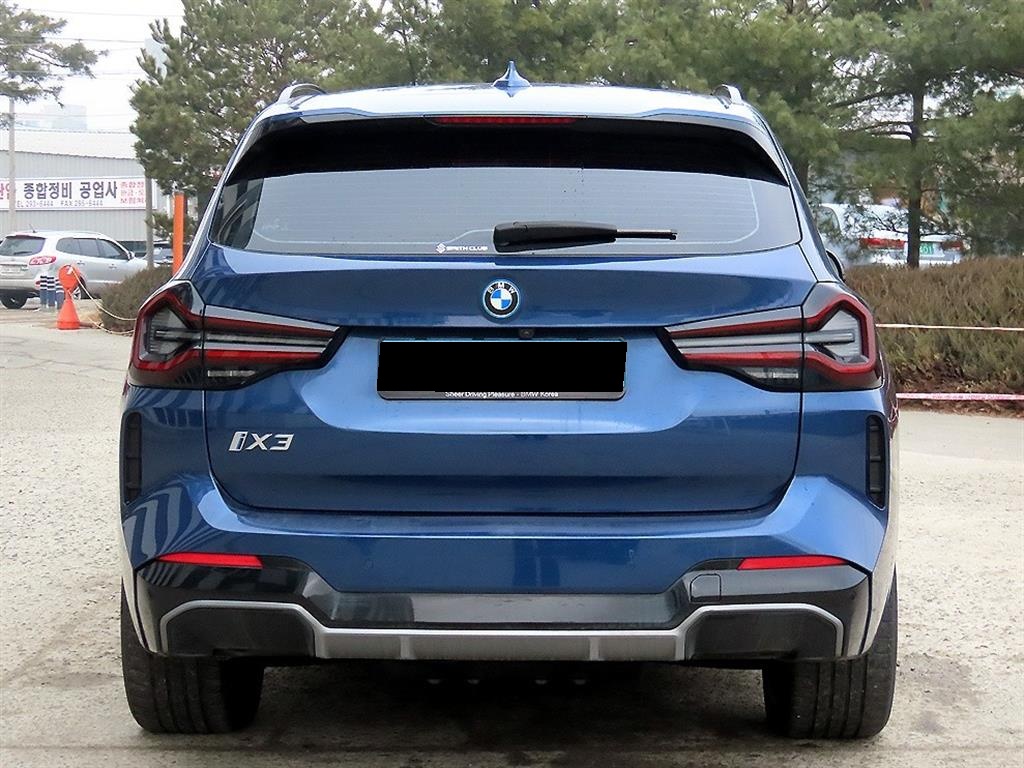 BMW iX3, 2022 — фото 4 из 12