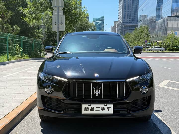 Maserati Levante, 2021 — фото 2 из 9