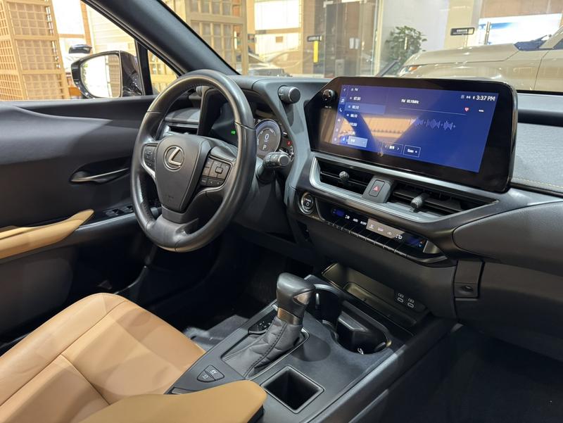 Lexus UX, 2023 — фото 7 из 11