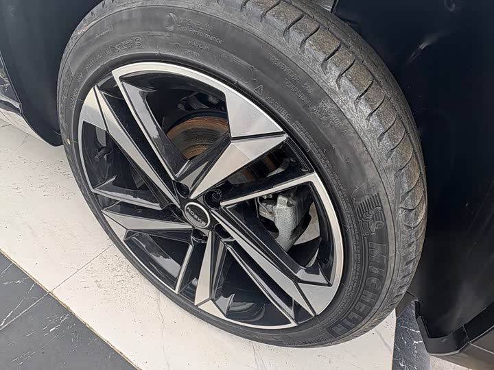 Roewe RX5 Max, 2022 — фото 5 из 9