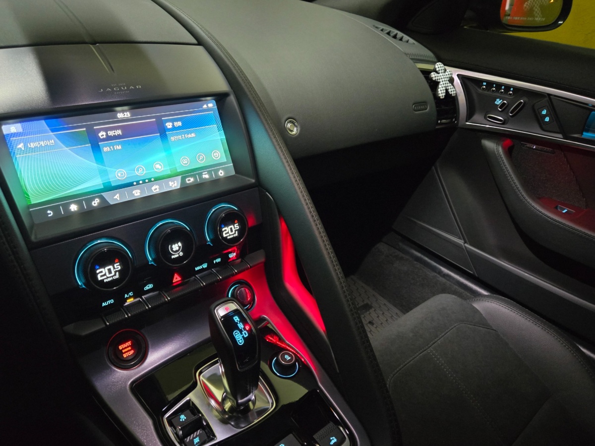 Jaguar F-Type, 2023 — фото 10 из 10