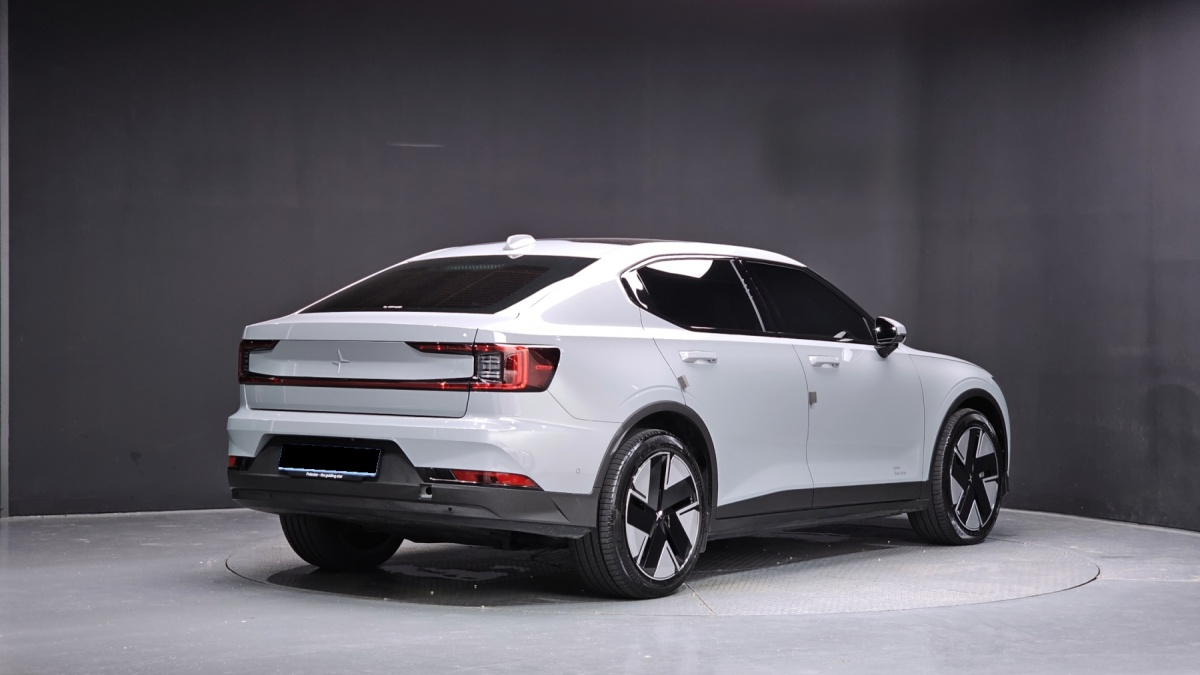Polestar 2, 2025 — фото 2 из 12