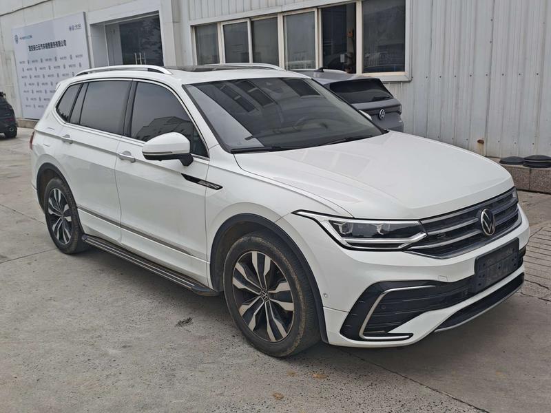 Volkswagen Tiguan L Pro, 2023 — фото 3 из 9