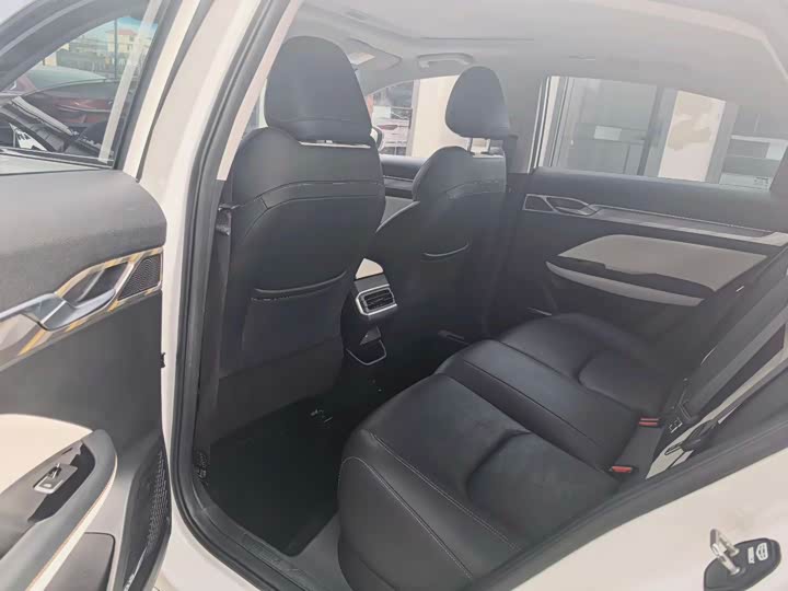 Geely Emgrand L, 2021 — фото 5 из 9