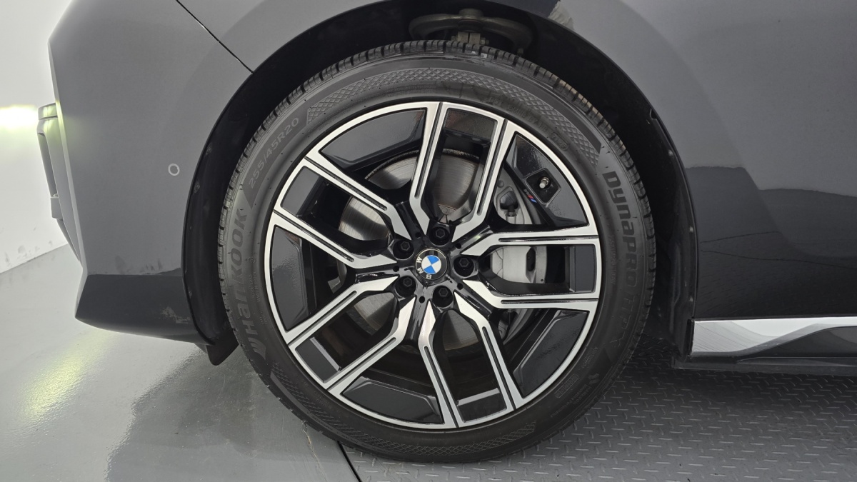BMW i7, 2023 — фото 5 из 12