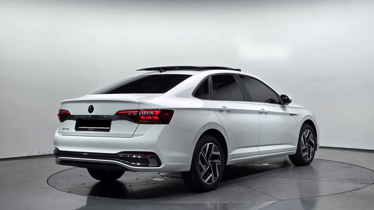 Volkswagen Jetta, 2023 — фото 2 из 12