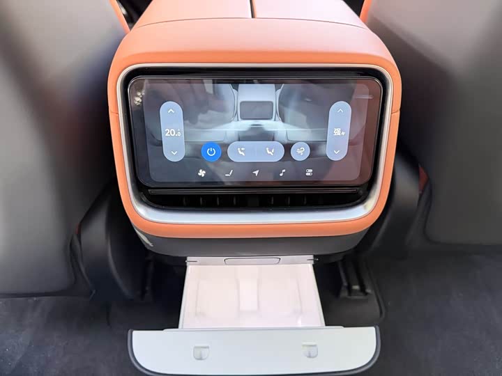 Xiaomi YU7, 2025 — фото 9 из 9