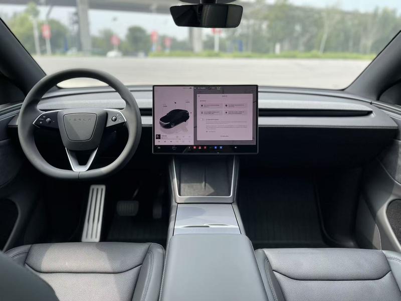 Tesla Model Y, 2025 — фото 8 из 12