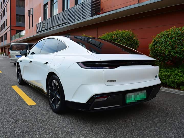Geely Galaxy E8, 2024 — фото 5 из 9