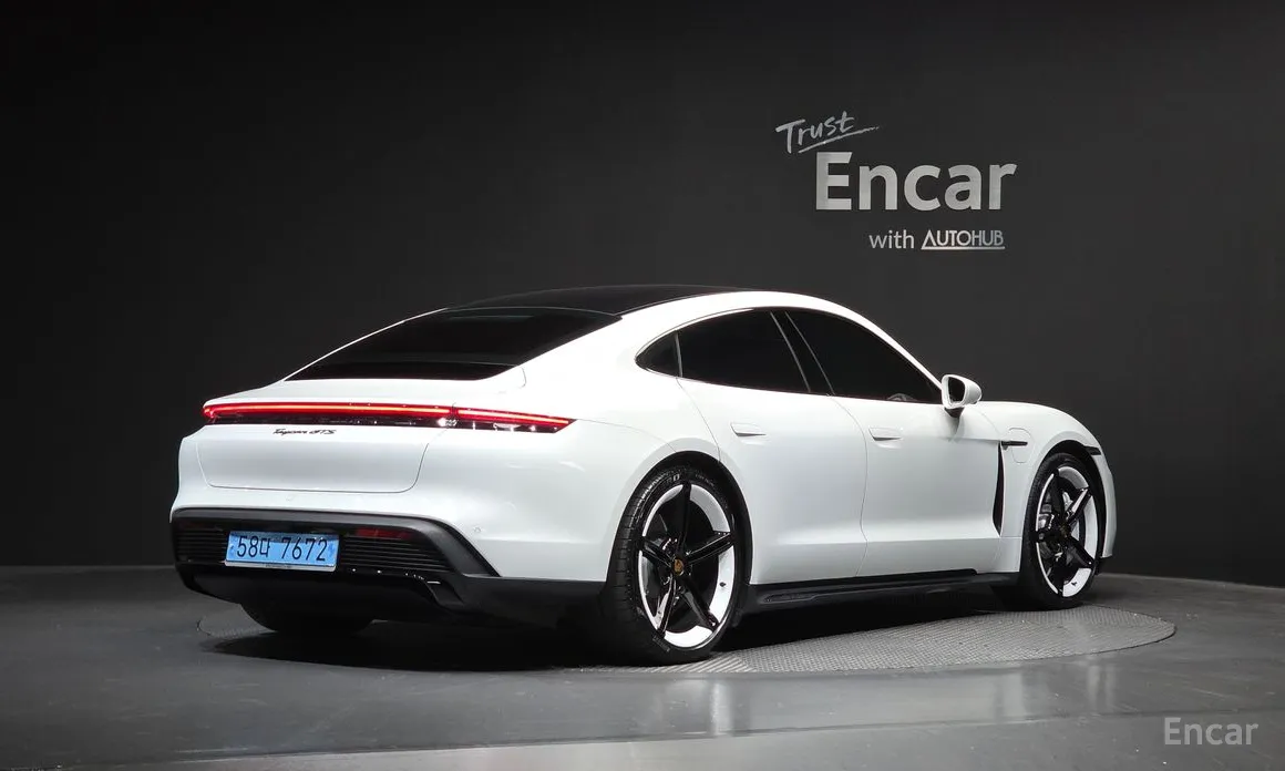 Porsche Taycan, 2023 — фото 2 из 12