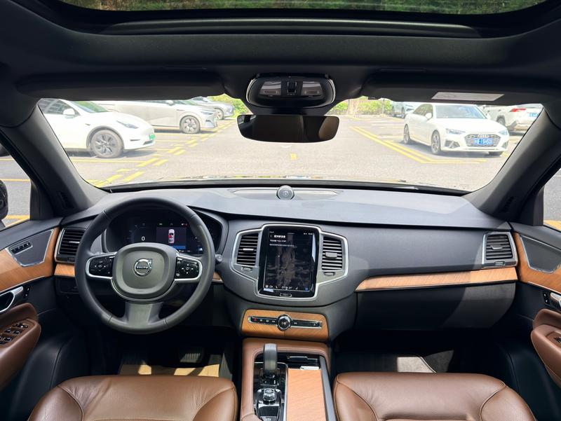 Volvo XC90, 2022 — фото 8 из 12